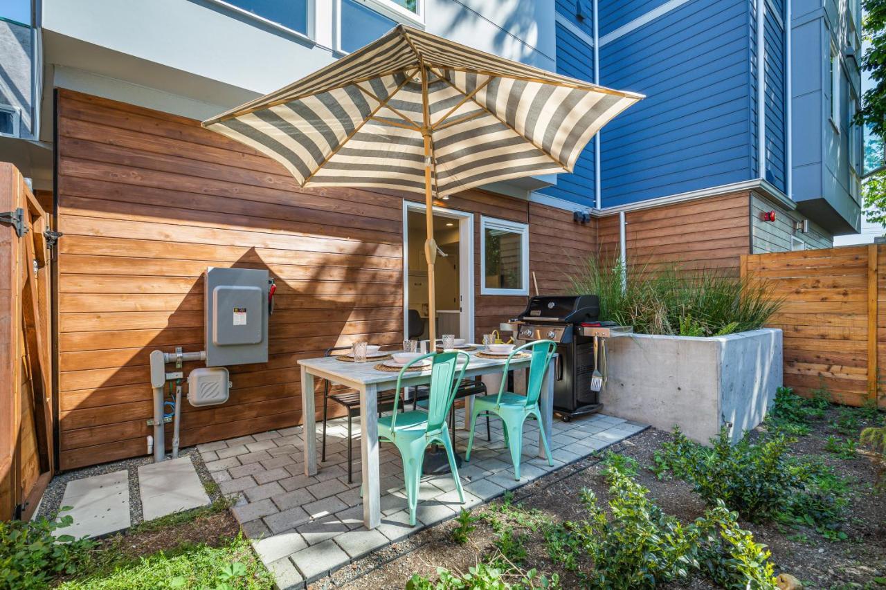 Rooftop Patio With Waterview, Private Garden & Grill 3Br 3Ba- Modern Cityscape ซีแอตเทิล ภายนอก รูปภาพ